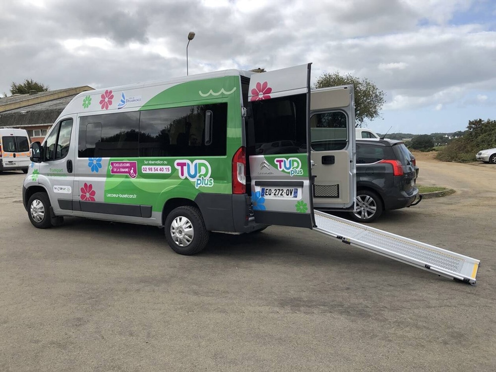 TUD plus minibus PMR personne à mobilité réduite à mis en place à Douarnenez