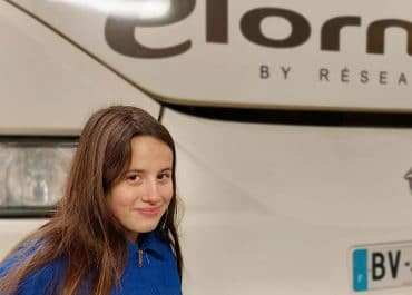 mécanicienne un métier pour les femmes, coralie en alternance chez Elorn bus et cars