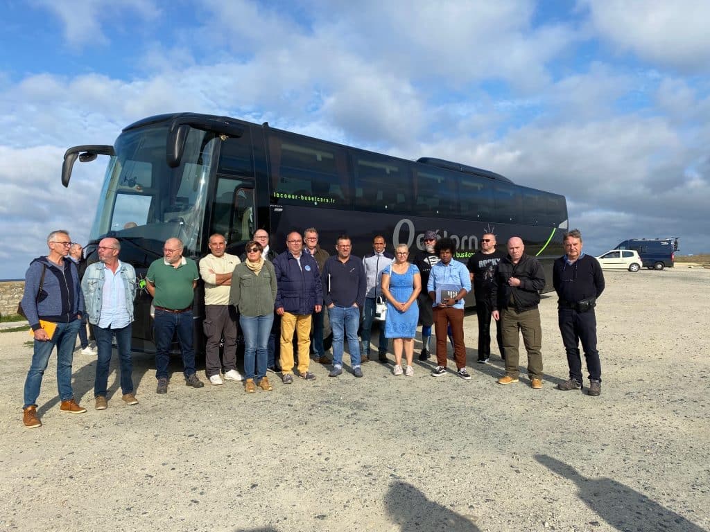 Découverte de l'entreprise Le Coeur bus et cars à Combrit, lors des journées d'informations collectives pour recruter des conducteurs et conductrices de bus et de cars